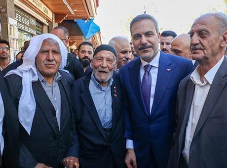 Dışişleri Bakanı Hakan Fidan’a Diyarbakır’da yoğun ilgi